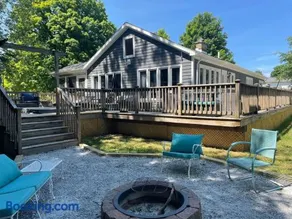 In Union Pier! By Beach with 5 bedrooms, jacuzzi, yard - Image 1