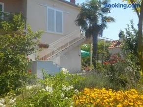 Apartments Jerkin - Image 4
