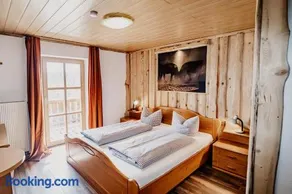 Landhotel zum Matthiasl - Image 4