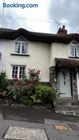 Cosy Nook thatched cottage with Exmoor views - Image 1