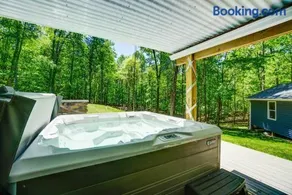 Luxury Mountain Retreat - 4 King Suites & Hot Tub - Image 2