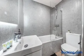 Contractors Welcome - 2 Bed Potters Bar - Free Parking - Direct London - Image 4