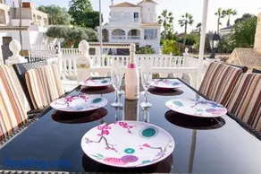 Spacious 2 Bed Detached Villa with communal pool - Image 3