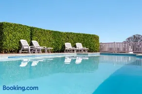 Lake View Holiday Home - Fishing Lakes, Heated Outdoor Swimming Pool 500yrds on Sister Park , Pool Open May to September - Image 2