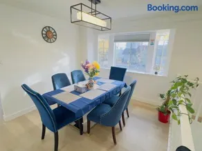 Family Retreat sleeps 12 Near YVR Airport, Downtown - Image 3