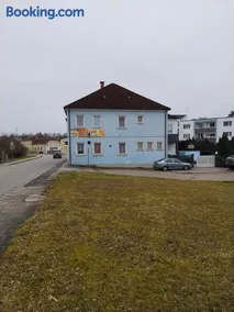 Apartment with 4 Rooms - Image 3