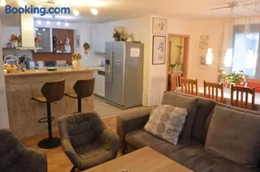 Beste Lage im Zentrum und am Hofgarten 150qm mit Klima, 2xBalkon, Aufzug, Familienfreundlich - Image 2