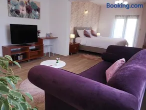Villa Olivia - Beach & Pool Apartments near Split & Trogir - Image 3