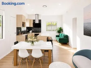 Renovated House in Concord Near Train & Parking - Image 2