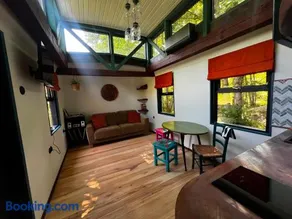 0'Bama - Unique Upcycled Tiny House - Image 2
