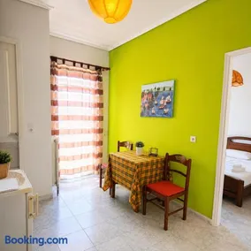 Sunset Apartments - Image 2