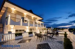 Vasili Veranda Suites - Image 1