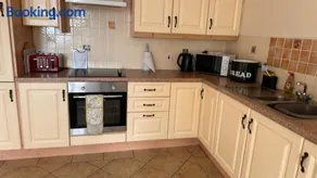 Four bedroomed Townhouse - Image 2
