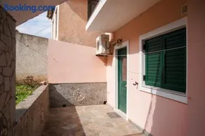 Mahis Apartment 1 - Image 2