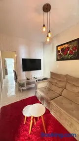 Casa espaçosa, 03 Quartos, Área Gourmet, Garagem - Image 5
