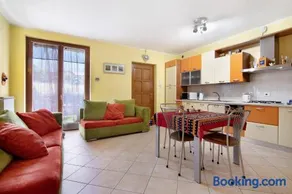 Colorful Apartment - Image 3