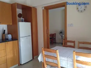 St. Lazaros Seaside Apartment - Image 5