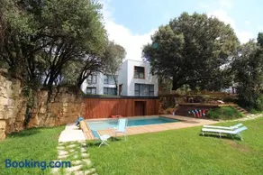 Apartamento 2 dormitorios con piscina y jardín - Apartamentos Montesomo - Image 1