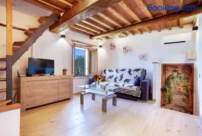 Tower House with emotional shower - Image 1
