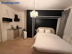 BELLE CHAMBRE privée AU COEUR DE BRUXELLES - Image 1