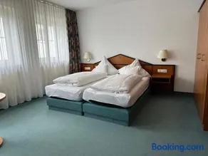 ST Hotel - Image 3