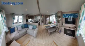 Luxurious caravan in Lyons Holiday Park Rhyl - Image 5