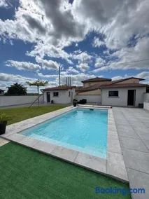 B & G - Studio avec terrasse et accès à la piscine - Image 4