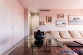 Spacious Apartment with Views of Plaza de España & María Luisa Park - Image 5