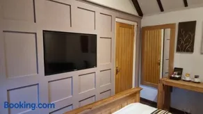 The Punch Bowl Inn - Image 2