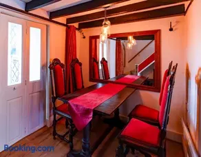 Cosy Cottage with free on street parking - Image 4