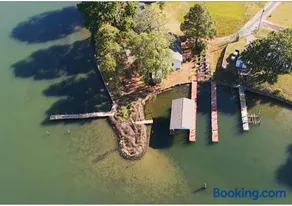 Waterfront Wicomico Bay Compound in Reedville, VA - Image 1