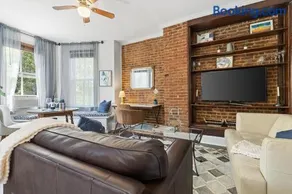 Beautiful 1-BR Flat Nestled Between Dupont & Logan - Image 3