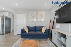 The Garden Retreat in Welland, On - 1BR,Free Parking and Workspace - Image 1