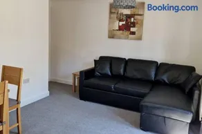 Greenhithe Cosy Apartment, Netflix and Sport Channels - Image 2