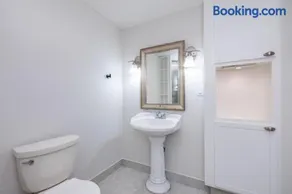 Valley Home 2 Bed 1 Bath Walkout Basement Apartment, 1hr to Banff, 40 Mins Canmore, 5 mins to WinSport & Olympic park - Image 2