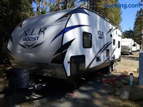 RV11 XLR - 27' Family Toy Hauler - Sleeps 6 - Image 2