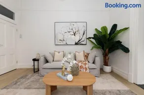 Spacious 3BR Family Home at Central Chatswood - Image 2