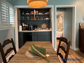 The Chaska House & Cottages - Image 4