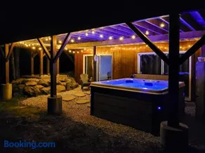 Cozy chalet with Pool and Spa - Image 3