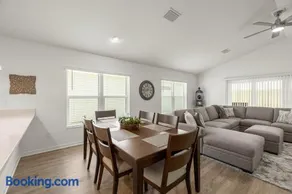 Villages 3BR By Eastport Square and Water Edges Recreation - Image 3