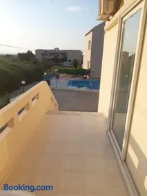Litinas Apartments with pool - Image 3