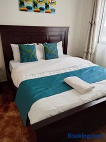 Luxore Apartments - Image 2