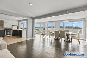 Grand Horizon St Clair Riverfront Oasis - Image 2