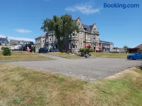 The Strathearn Hotel - Image 2