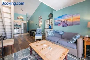710H Studio Loft One Bath - Image 4
