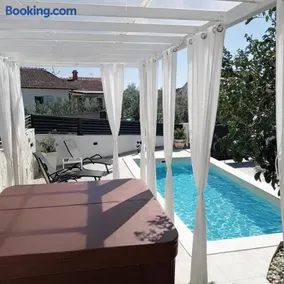 Villa Roko - Luxury Villa 60m from beach! - Image 2