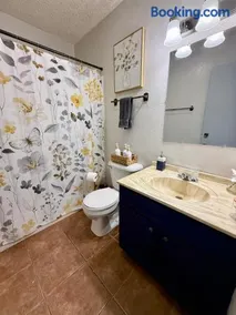 Charming Midwest 3 Bedrooms 2 Bathrooms - Image 2