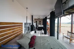 CASA DE VIDRO EM MEIO A NATUREZA - Conteiner Lua - Image 3