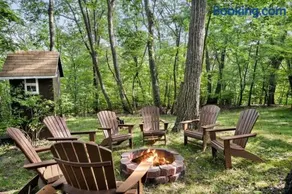 Secluded Cabin Hot Tub, Huge Deck, Fire Pit, WiFi - Image 3