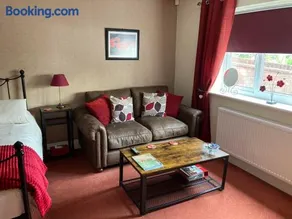 Birchwood House - Image 2